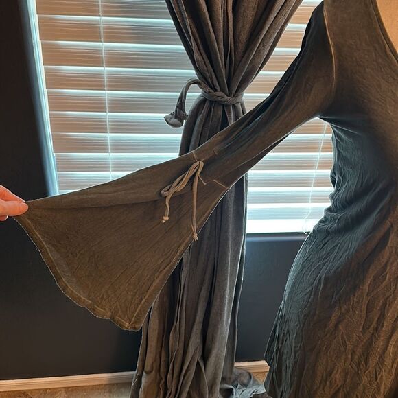 4/$20 American Eagle dress open back with tie - Picture 3 of 6